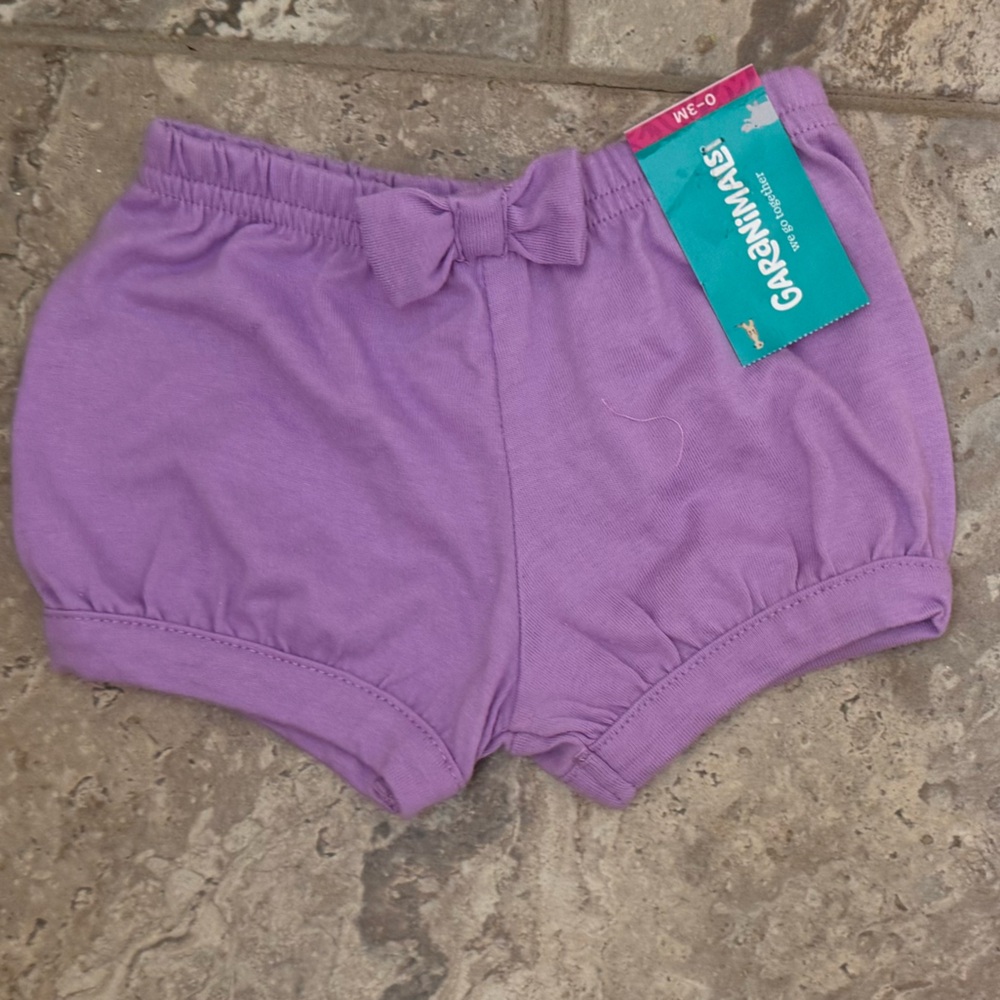 NWT Size 0-3 months Garanimals Purple bubble Shorts
